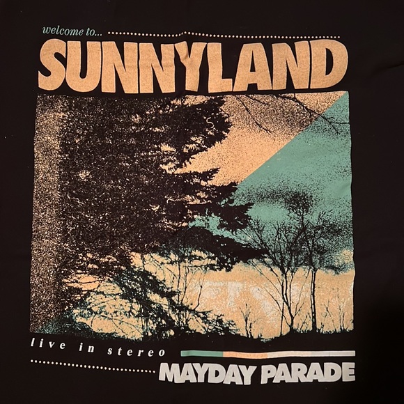 Mayday Parade. Welcome to Sunnyland. Band Tshirt. - Picture 2 of 3